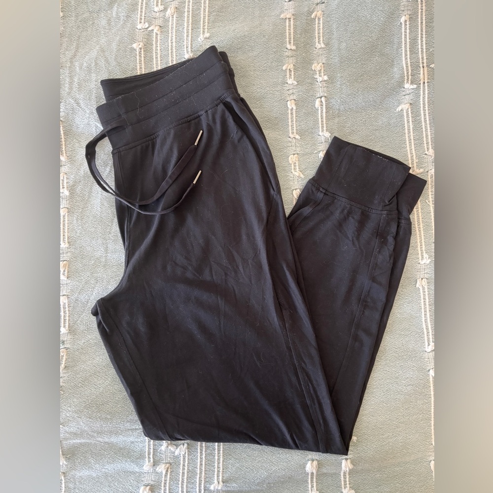 lululemon women’s joggers